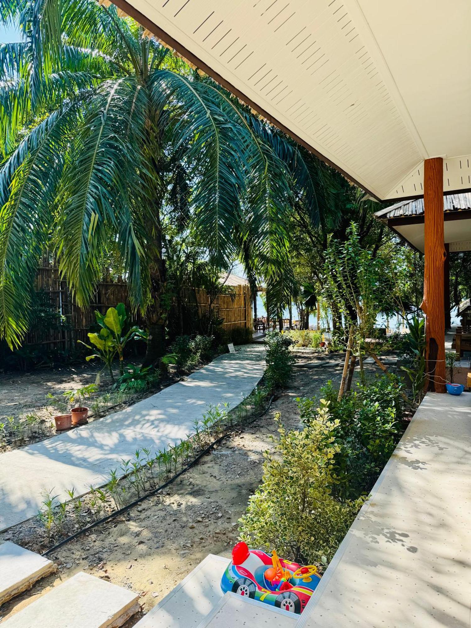 Sunny Cove Beach Resort Koh Phayam Ranong Eksteriør billede