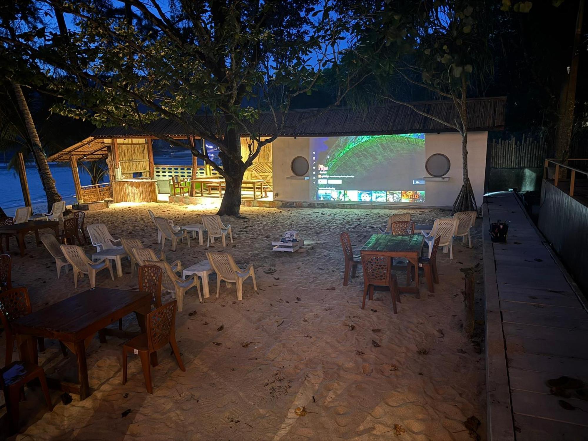 Sunny Cove Beach Resort Koh Phayam Ranong Eksteriør billede