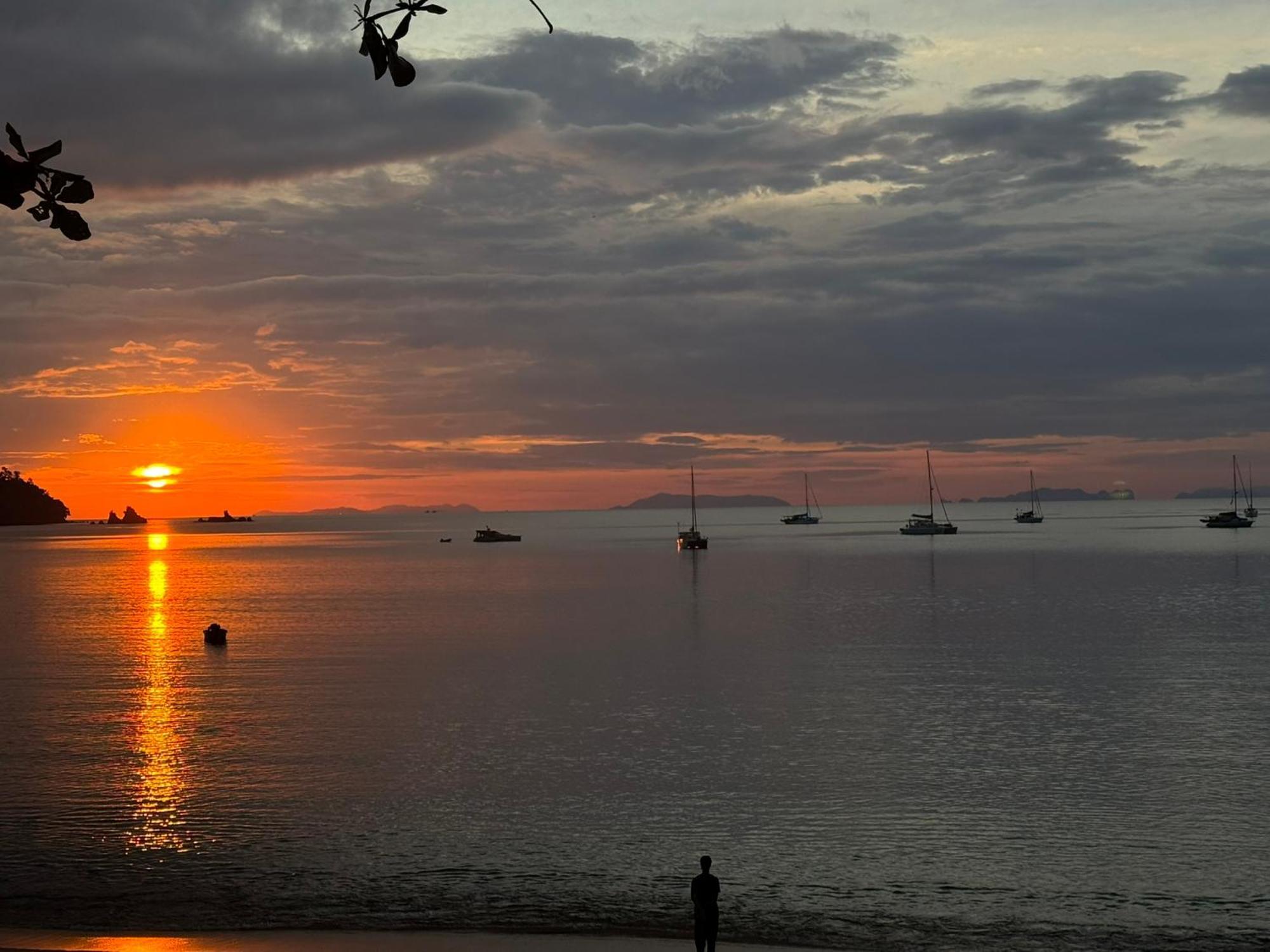 Sunny Cove Beach Resort Koh Phayam Ranong Eksteriør billede